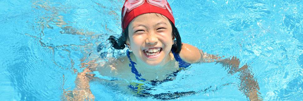 学校にプールがある日本は恵まれている